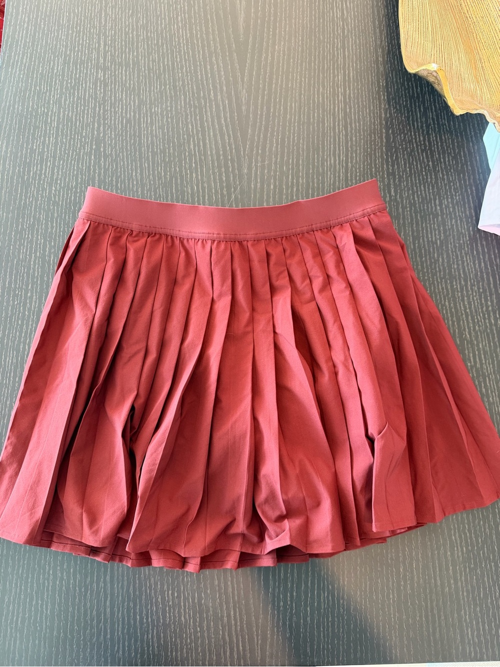 Lululemon brick high rise pleated tennis skirt in long